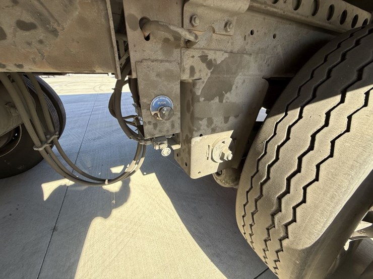 2016-utility-van-image-6