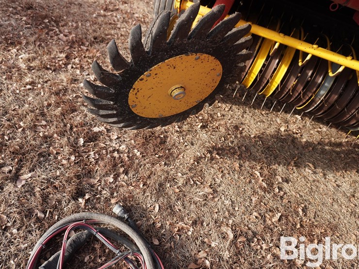 2008-new-holland-br7090-image-11