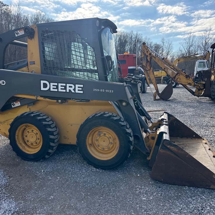 2014 DEERE 320D
