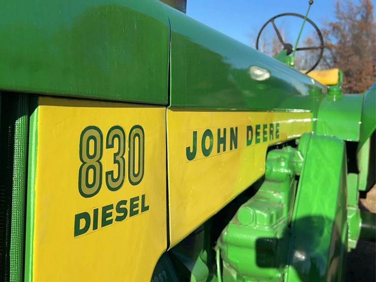 john-deere-830-image-16