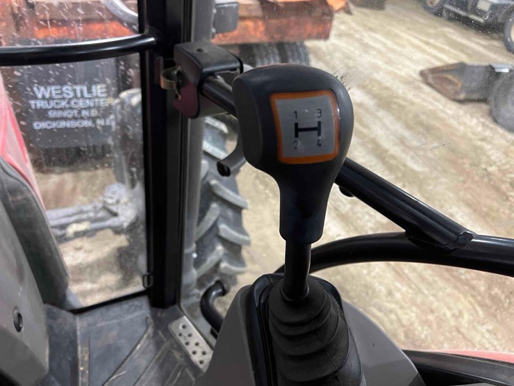 2014-case-farmall-115u-tractor-image-21