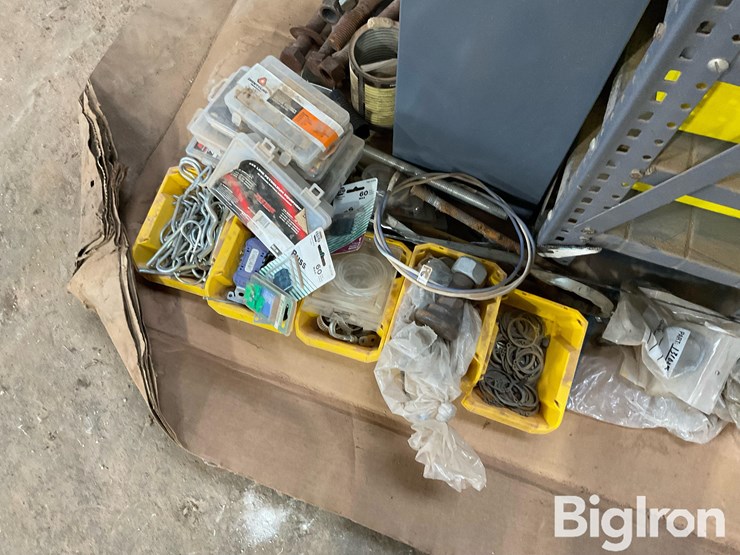 shop-shelves-w/miscellaneous-hardware-image-13