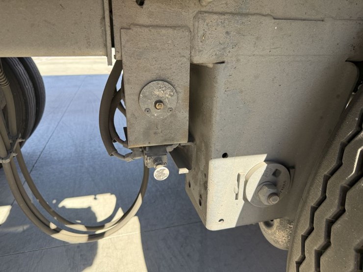 2016-utility-van-image-6