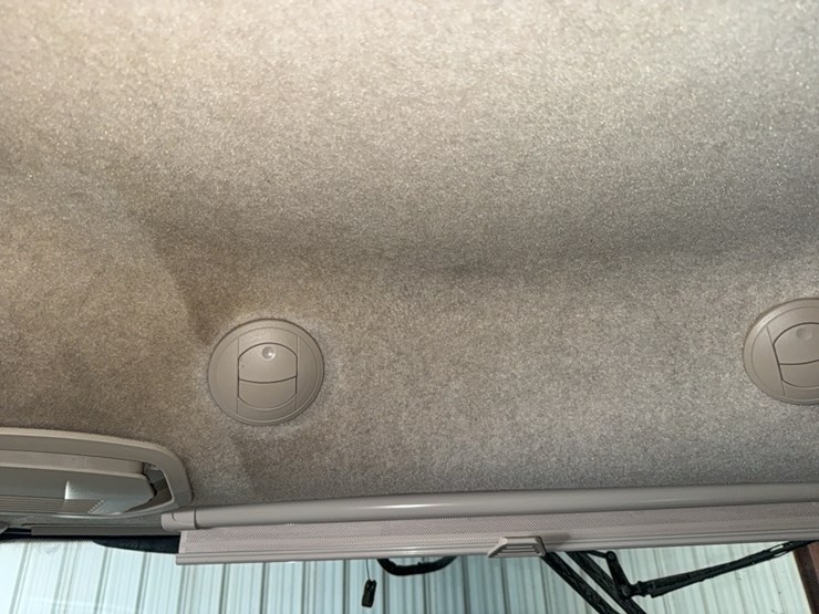 2015-john-deere-s670-image-41