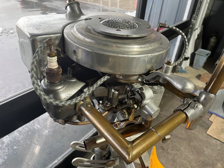 #3829-•-johnson-vintage-outboard-boat-motor-image-9