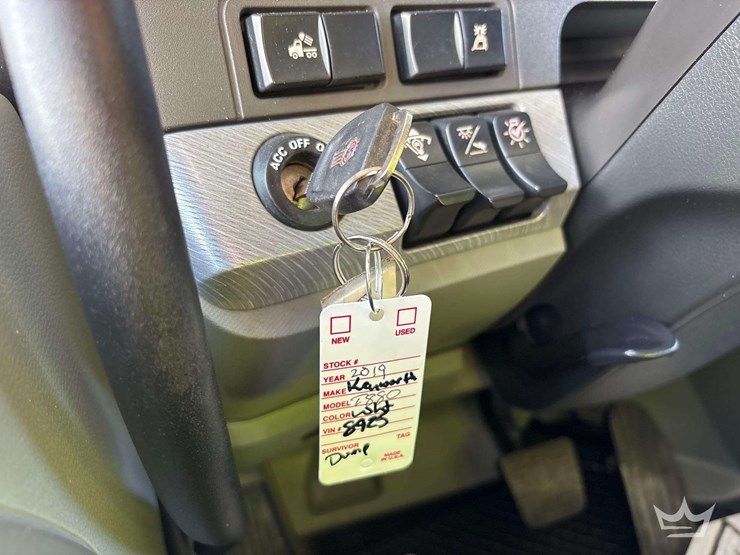 2019-kenworth-t880-image-57