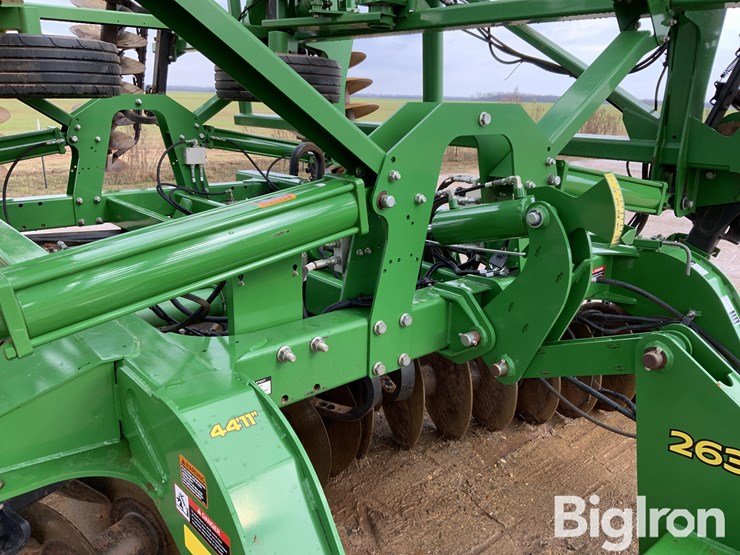 2022-john-deere-2633-image-15