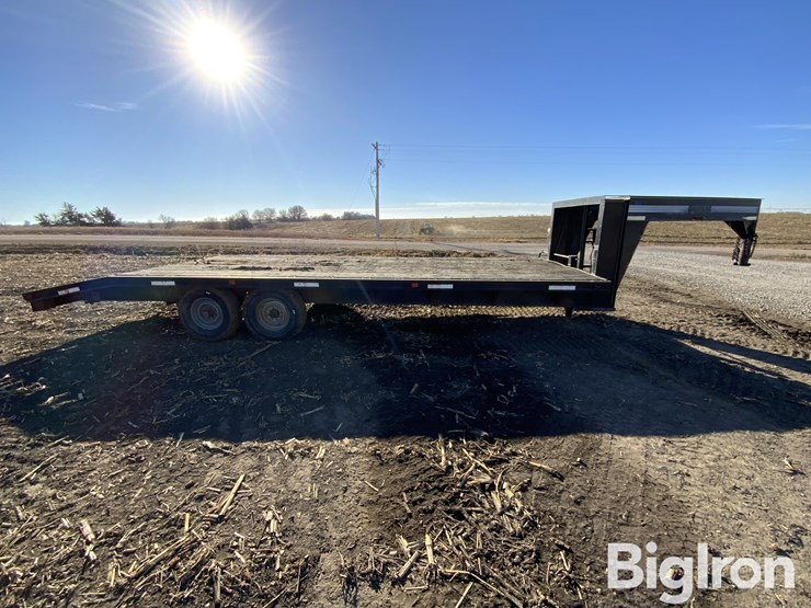 1997-titan-trailer-image-4