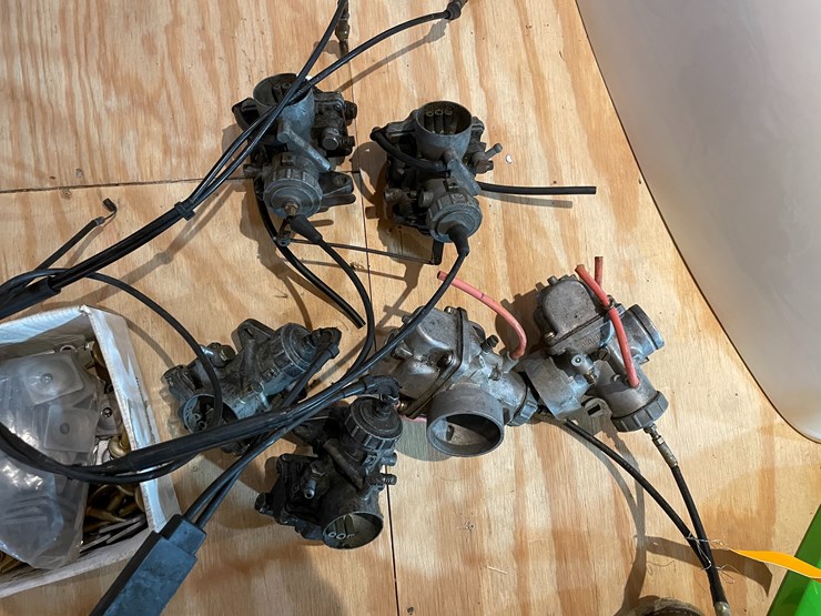 #3857-•-(3)-sets-of-mikuni-carburetors-image-1