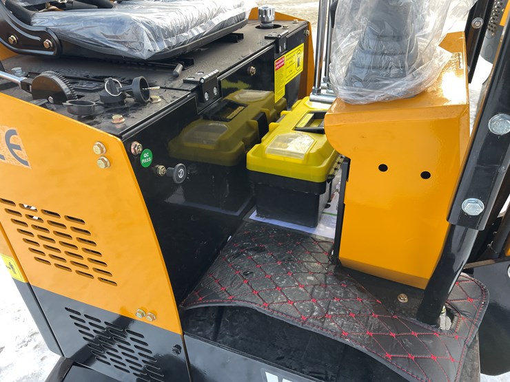 #203-•-miva-va13-mini-excavator-image-36