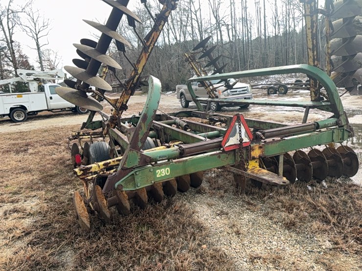john-deere-230-image-34