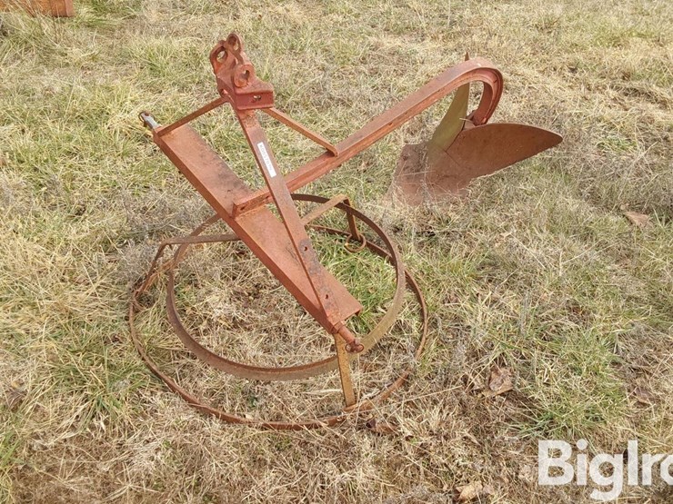 3-pt-mounted-1-row-lister-image-1