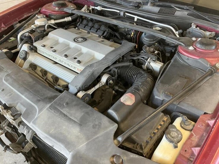 1994-cadillac-deville-concours-sdn-image-11