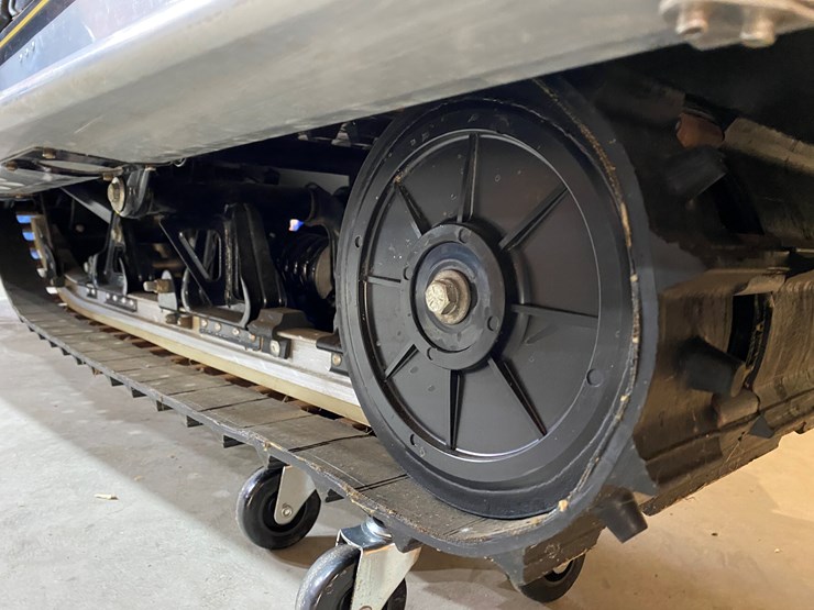 #3783-•-1980-kawasaki-440-invader-snowmobile-image-20