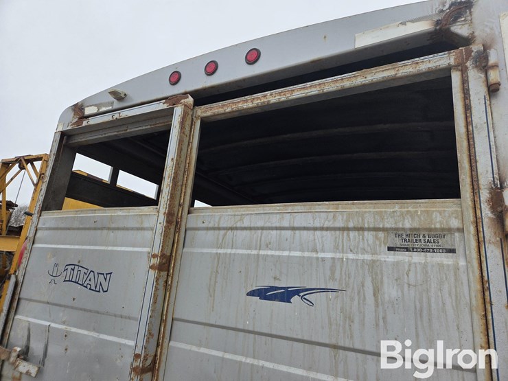 2000-titan-trailer-image-16