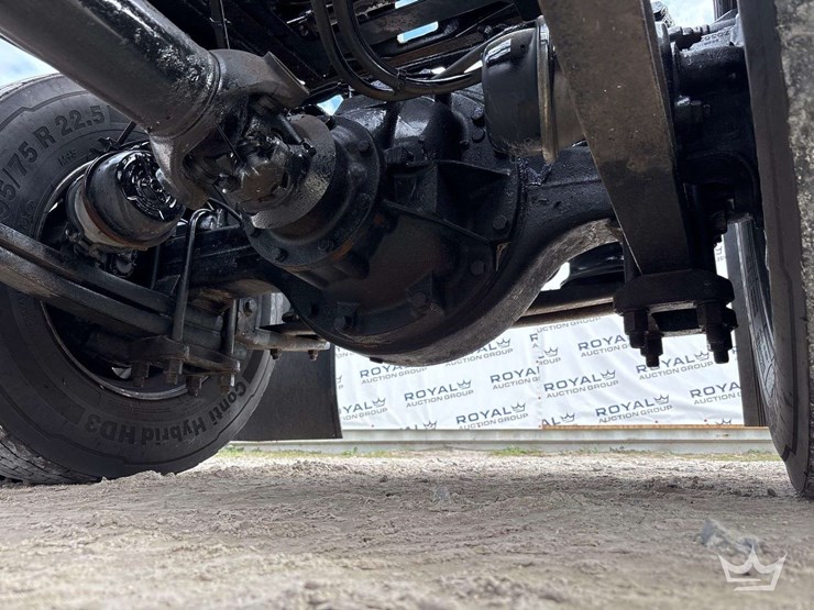 2014-freightliner-cascadia-125-image-32