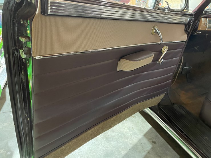 #3812-•-1948-chrysler-new-yorker-convertible-(has-wi-title)-image-37