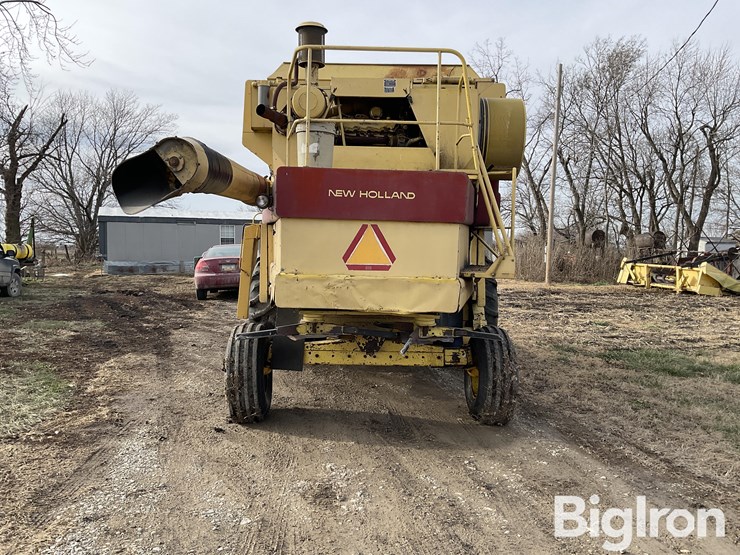 1982-new-holland-tr75-image-6