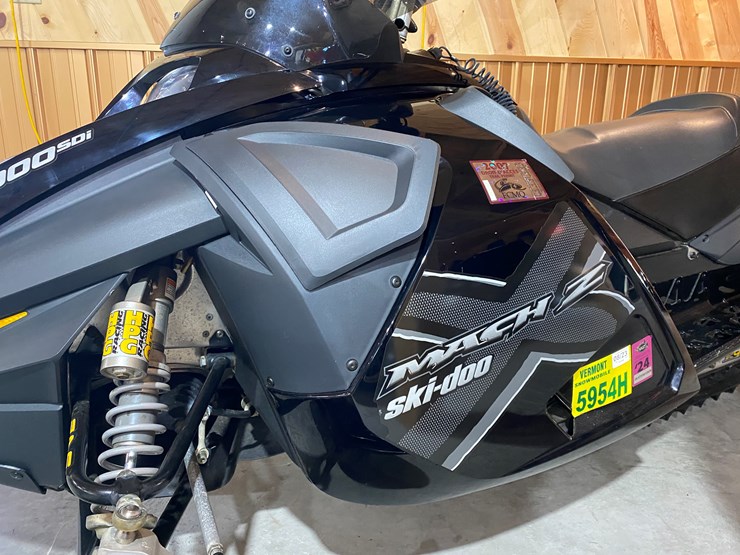 #3789-•-2006-ski-doo-mach-z-1000-sdi-snowmobile-image-8