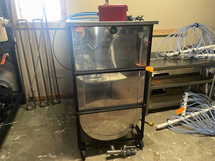 #6180-•-cdl-stainless-steel-tank-with-high-and-low-gauges-image-2