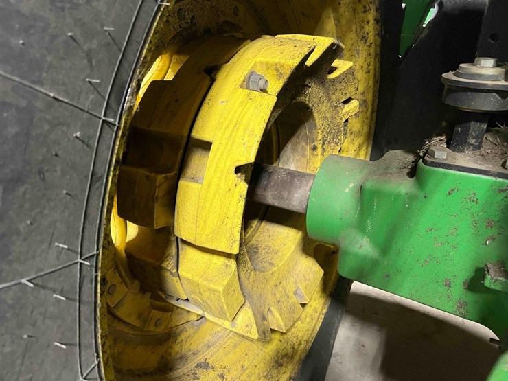 2013-john-deere-6170r-image-19