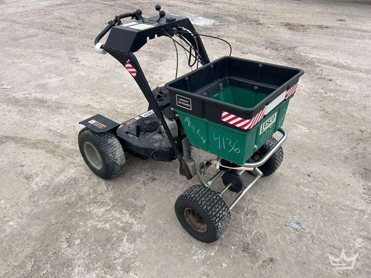 lesco-self-propelled-commercial-spreader-image-2