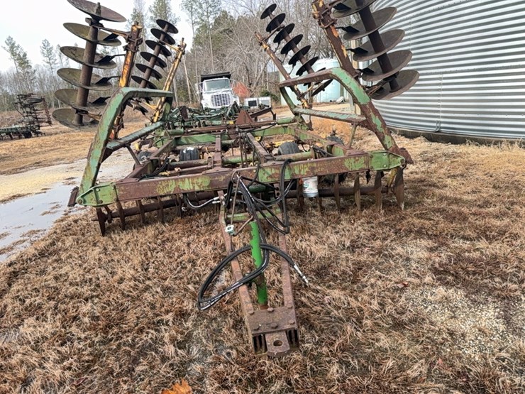 john-deere-230-image-10