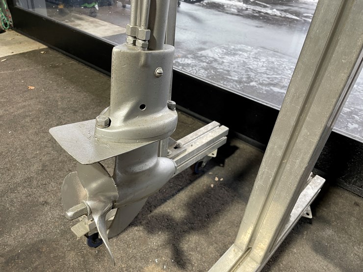 #3820-•-champion-vintage-outboard-boat-motor-image-4