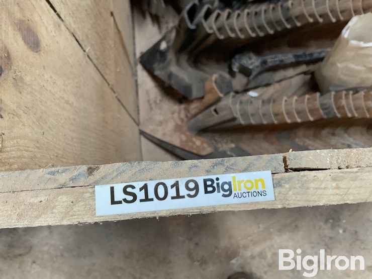 john-deere-perma-loc-cultivator-sweeps-image-12