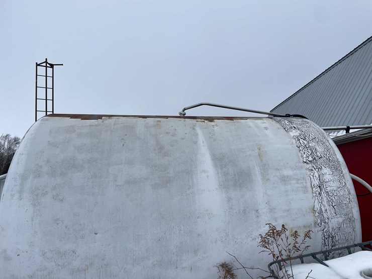 #3513-•-dairy-craft-4000-gallon-milk-stainless-steel-bulk-tank-image-17