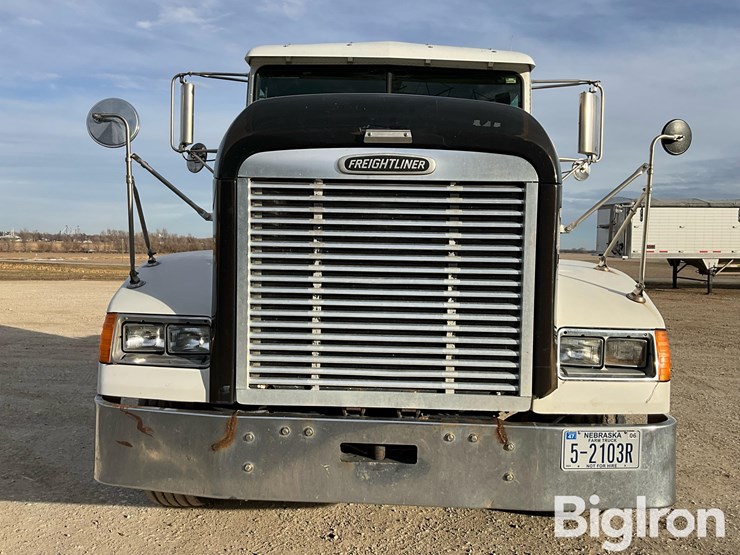 1999-freightliner-fld120-image-11