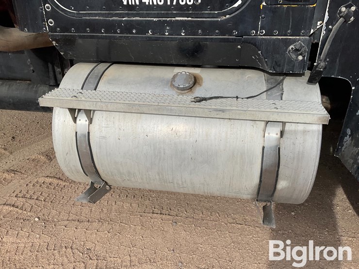 2004-international-9900i-image-12