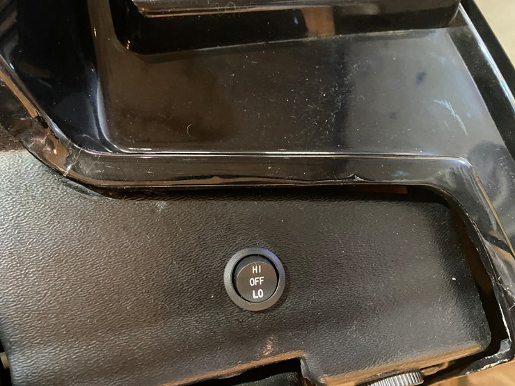 #3783-•-1980-kawasaki-440-invader-snowmobile-image-24