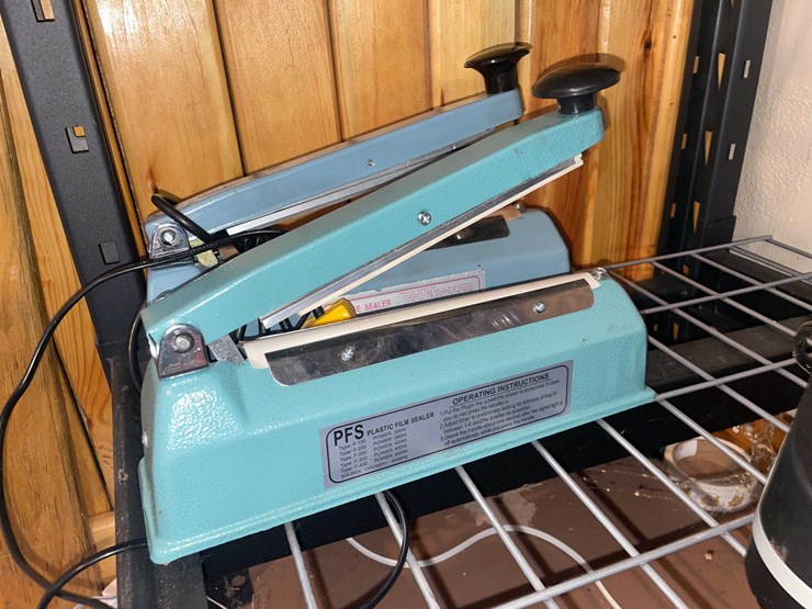 #6349-•-shelf-contents-image-9