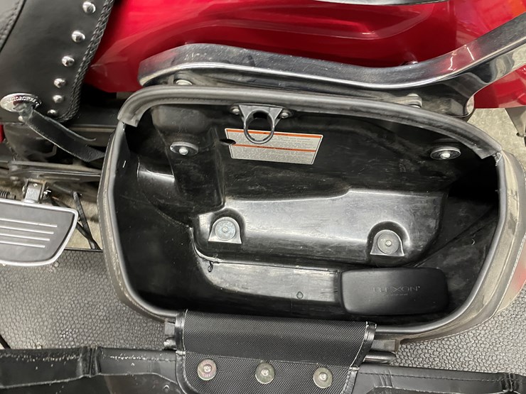 #1010-•-2011-yamaha-v-star-950-tourer-motorcycle-with-trike-kit-(has-wi-title)-image-50