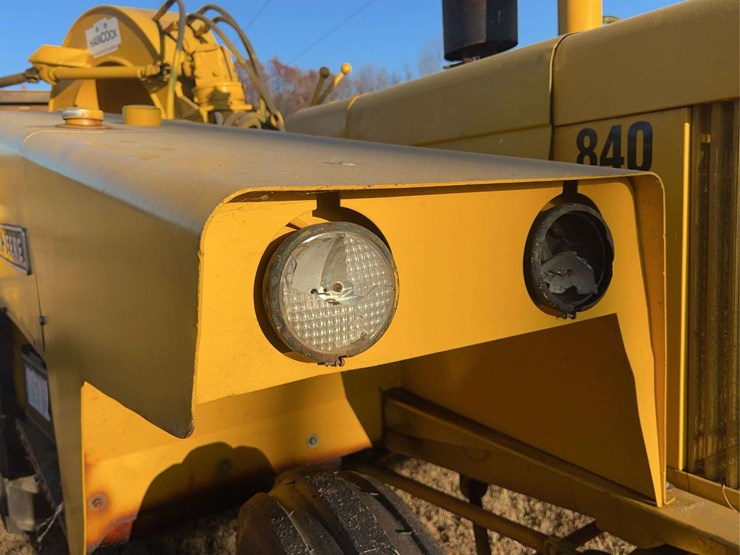 john-deere-840-image-32