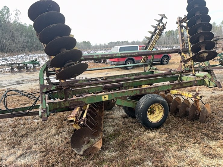 john-deere-230-image-24