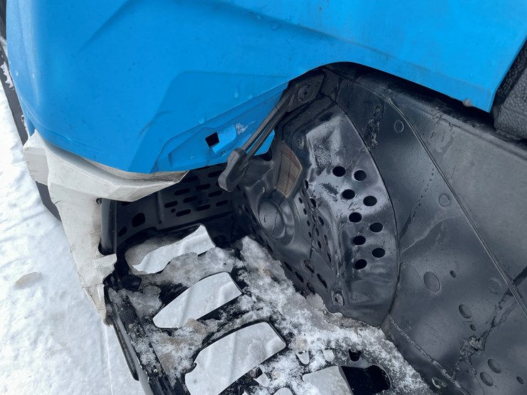 #500-•-2015-ski-doo-free-ride-800-snowmobile-(no-reg-card,-bill-of-sale-only)-image-40