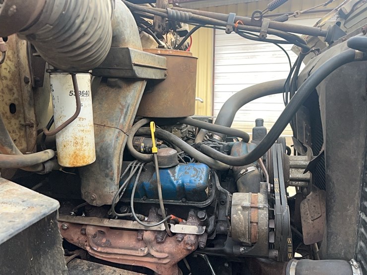 1975-ford-880-image-25