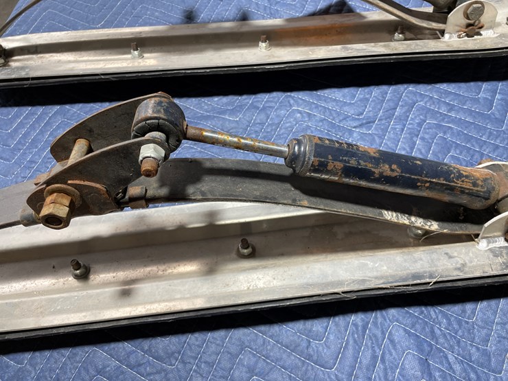 #3866-•-pair-of-aluminum-ski's-image-3