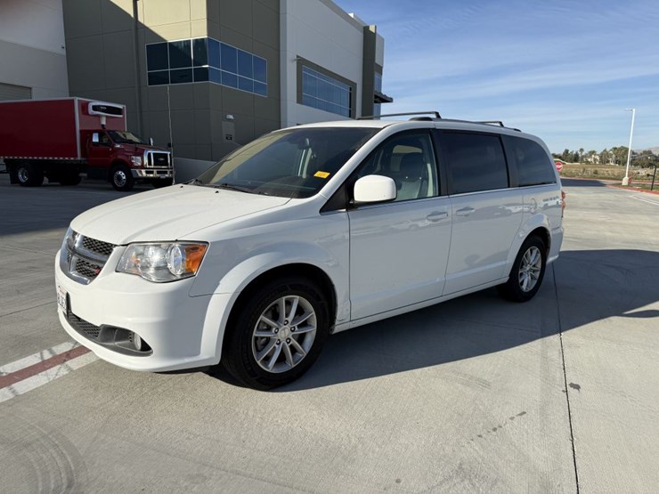 2019-dodge-grand-caravan-image-1