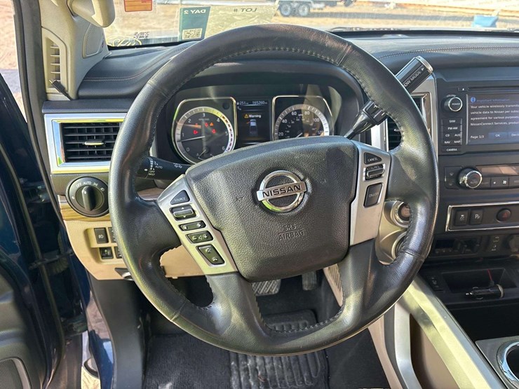 2016-nissan-titan-image-13