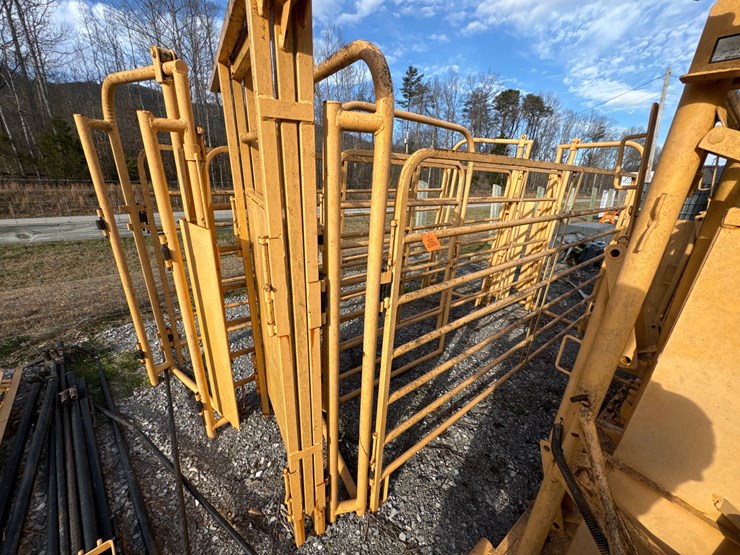 #1022-•-(2)-10ft-for-most-alley-ways-w/-sliders-image-3