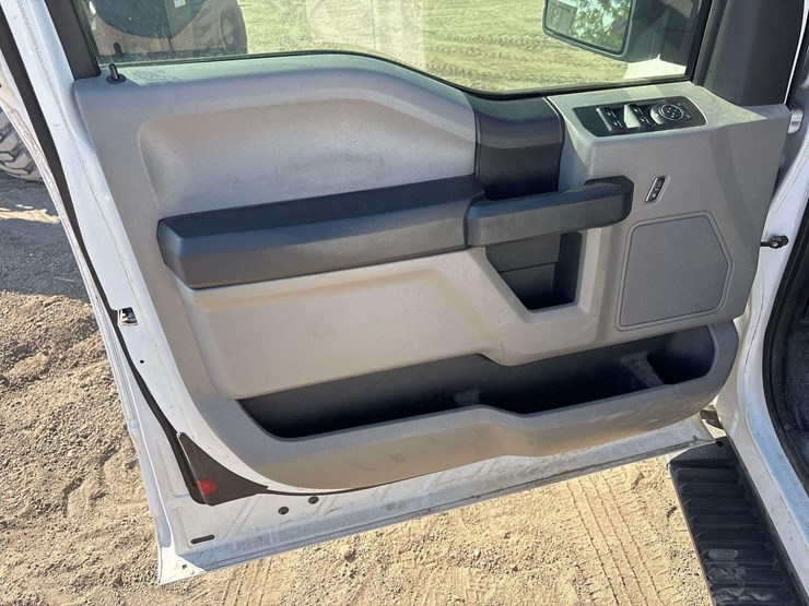 2017-ford-f150-image-5