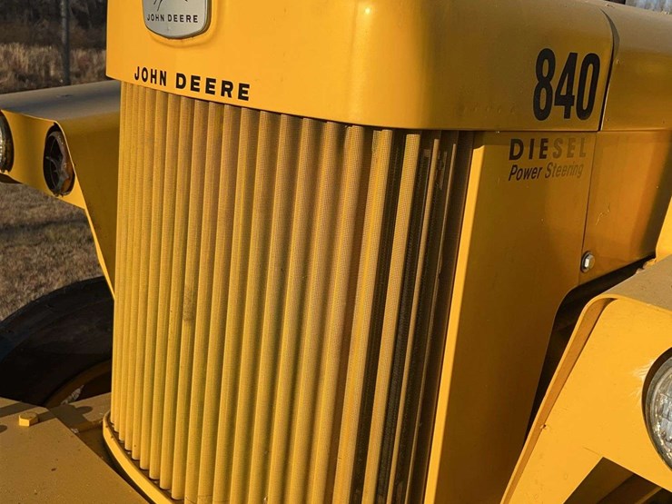 john-deere-840-image-15