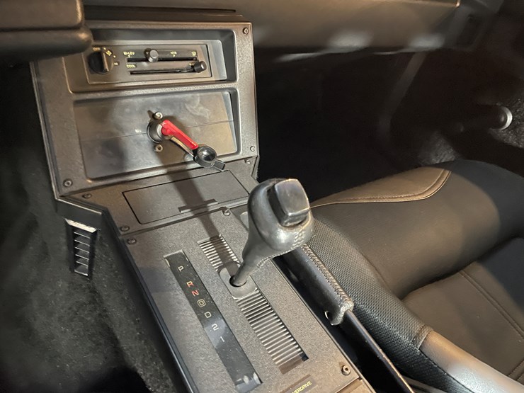 #3811-•-1990-chevrolet-camaro-iroc-z-rare-1le-(has-wi-title)-image-31