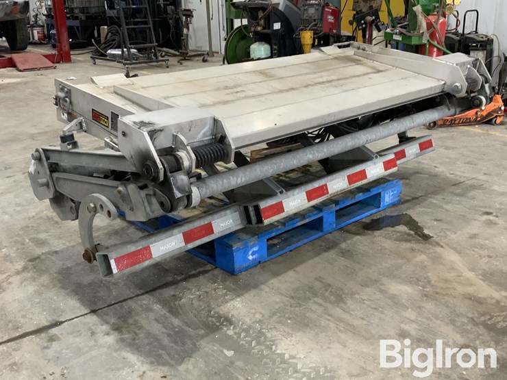 2022-maxon-gpt-25-tuk-a-away-aluminum-lift-gate-image-7