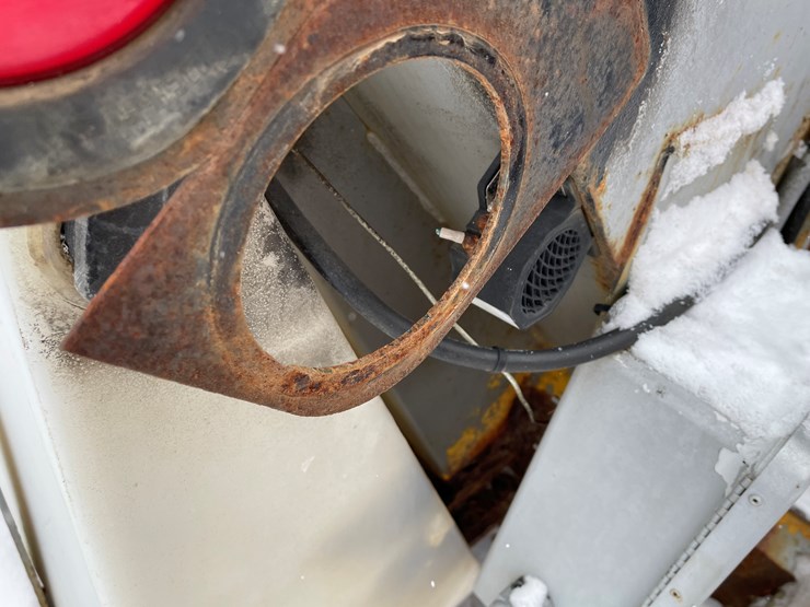 #3773-•-truck-mounted-salter/sander-with-brine-tanks-image-15