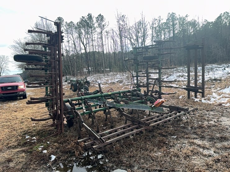 john-deere-pull-type-3-section-field-cultivator,-24';-located-at-7241-roxbury-rd,-charles-city,-va,-please-call-804.837.9940-or-804.651.4404-with-questions-image-33