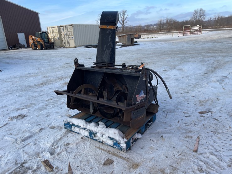 #3821-•-tiger-boom-arm-snow-panther-snow-blower-attachment-image-1